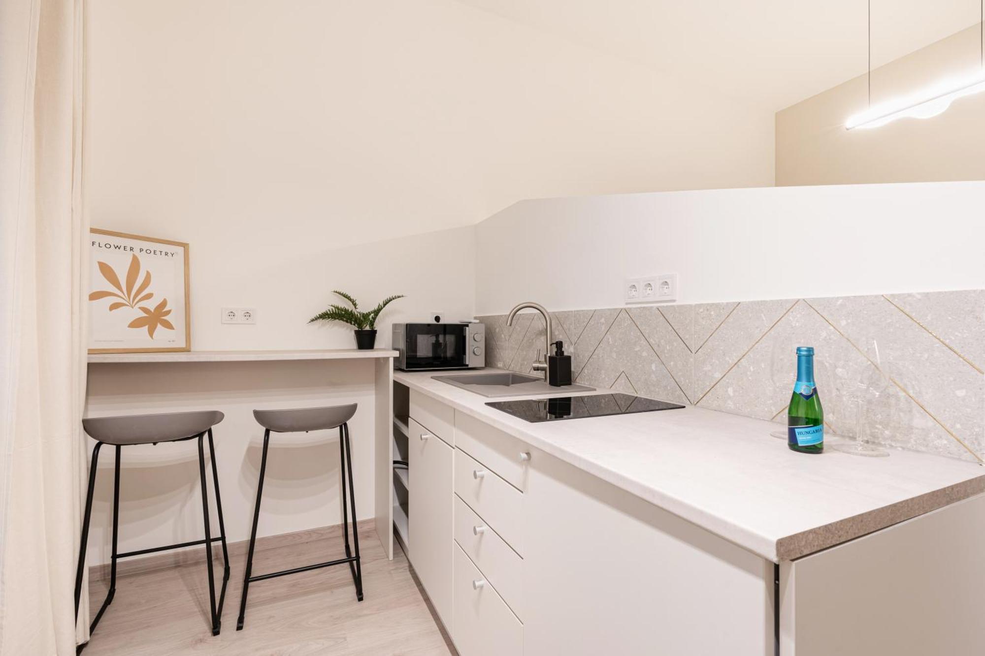 Ferienwohnung Kl31 - Urban Escape - Prime Location - Klauzal Square By Bqa Budapest Exterior foto
